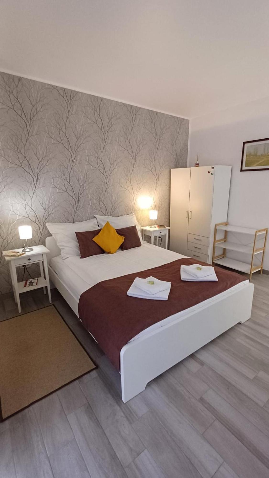 Neferprod - Is - Cam 03 Apartment Timisoara